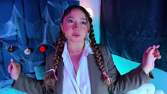 Snapshot of Cherryyquen chatting on 10-10-25, 08:30 Cherryyquen online show from 10-10-25, 08:30