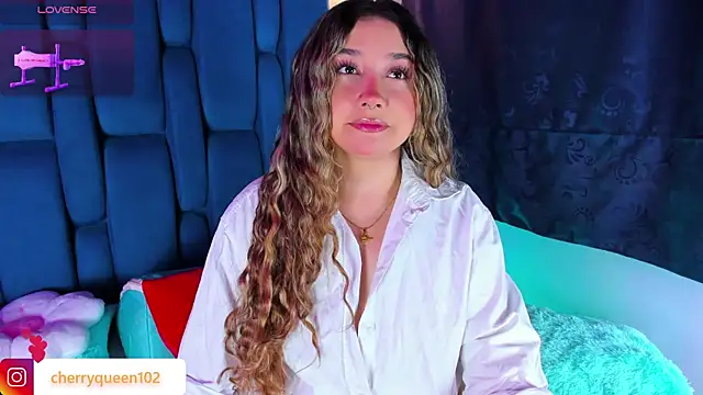 Snapshot of Cherryyquen chatting on 11-02-25, 08:00 Cherryyquen online show from 11-02-25, 08:00