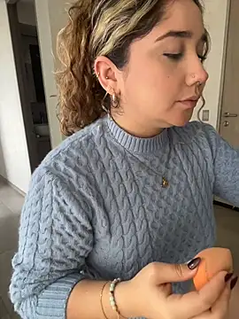 Snapshot of Cherryyquen chatting on 02-18-26, 08:16 Cherryyquen online show from 02-18-26, 08:16