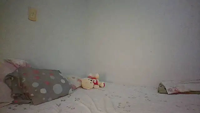 Snapshot of melodybar27 chatting on 12-08-24, 04:50 melodybar27 online show from 12-08-24, 04:50