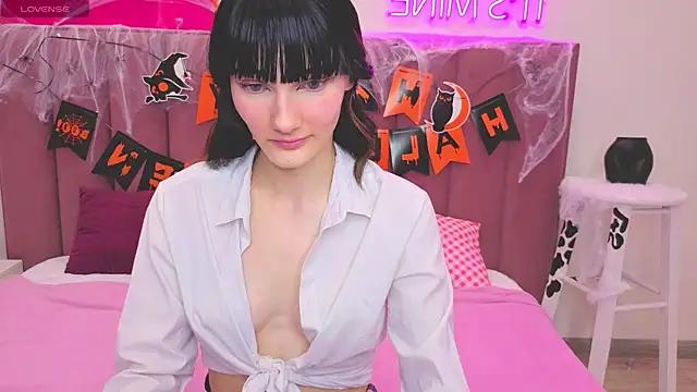 Lili flowerr online show from 10-29-25, 11:12