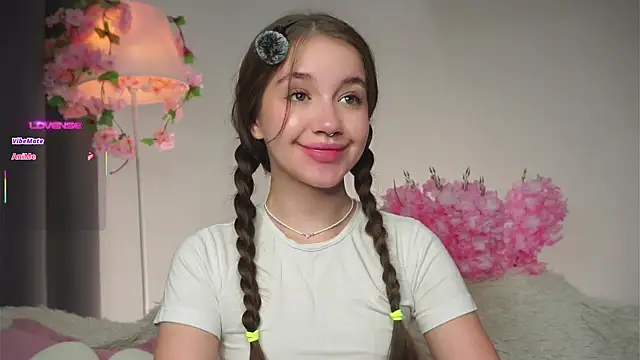 AmiLewis online show from 09-24-25, 01:20