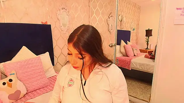 Miia Thompsonn online show from 01-24-25, 09:05