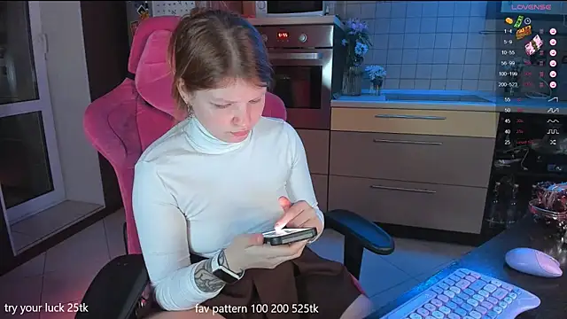 Snapshot of lil_lia chatting on 12-02-24, 07:16 lil lia online show from 12-02-24, 07:16