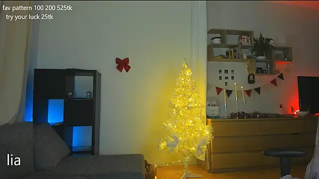 Snapshot of lil_lia chatting on 01-07-25, 10:08 lil lia online show from 01-07-25, 10:08