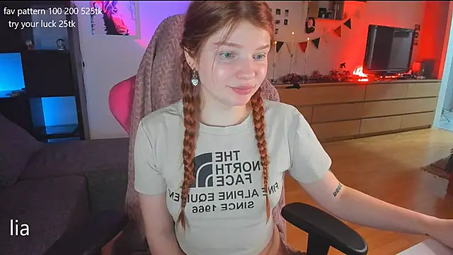 Snapshot of lil_lia chatting on 01-09-25, 10:09 lil lia online show from 01-09-25, 10:09