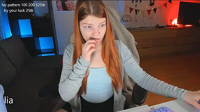 Snapshot of lil_lia chatting on 01-31-25, 04:59 lil lia online show from 01-31-25, 04:59