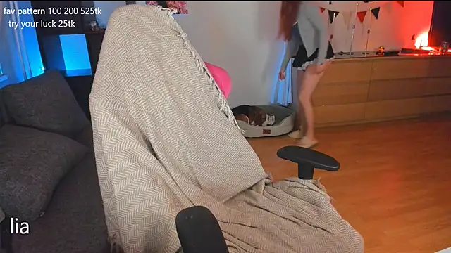 Snapshot of lil_lia chatting on 01-31-25, 11:45 lil lia online show from 01-31-25, 11:45