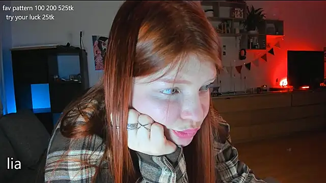 Snapshot of lil_lia chatting on 02-07-25, 03:12 lil lia online show from 02-07-25, 03:12