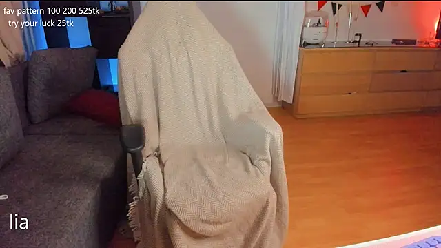 Snapshot of lil_lia chatting on 02-20-25, 09:53 lil lia online show from 02-20-25, 09:53