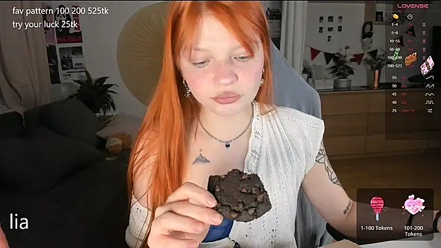 Snapshot of lil_lia chatting on 09-24-25, 08:45 lil lia online show from 09-24-25, 08:45