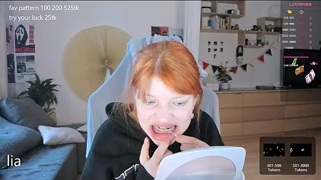 Snapshot of lil_lia chatting on 09-29-25, 04:50 lil lia online show from 09-29-25, 04:50