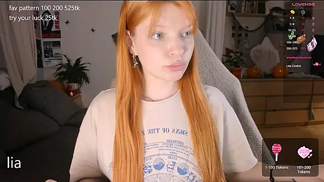 Snapshot of lil_lia chatting on 10-23-25, 01:05 lil lia online show from 10-23-25, 01:05