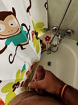 Snapshot of elbuenante chatting on 10-23-25, 06:34 elbuenante online show from 10-23-25, 06:34