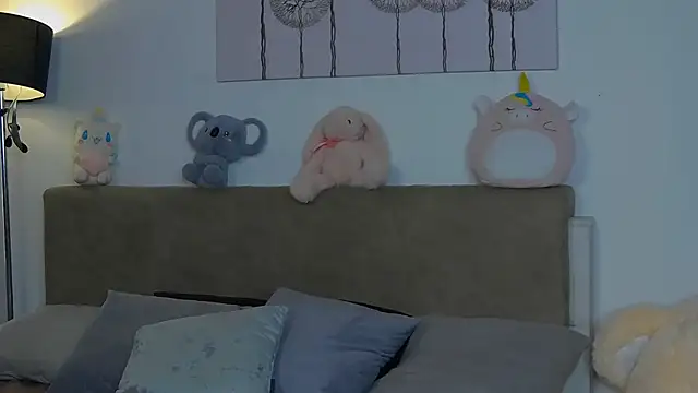 Snapshot of CassKiera chatting on 09-29-25, 05:01 CassKiera online show from 09-29-25, 05:01