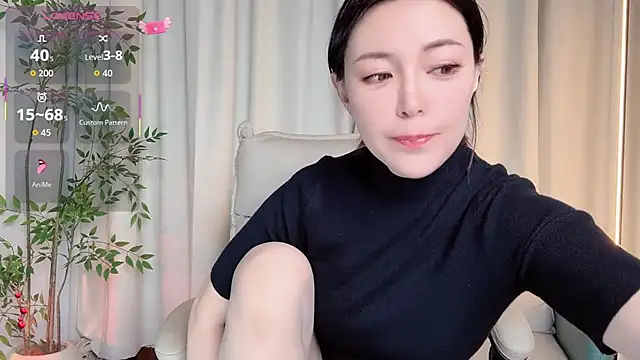 Snapshot of Ada-xixi chatting on 10-29-25, 12:18 Ada-xixi online show from 10-29-25, 12:18