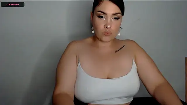 Miss Agatha online show from 12-11-24, 12:44