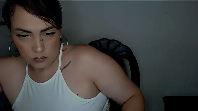 Miss Agatha online show from 12-21-24, 02:19