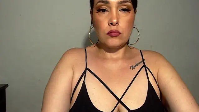 Miss Agatha online show from 10-11-25, 02:33