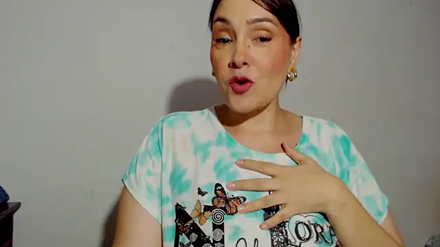 Miss Agatha online show from 11-02-25, 02:58