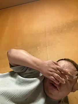 punk0805 online show from 10-19-25, 05:46