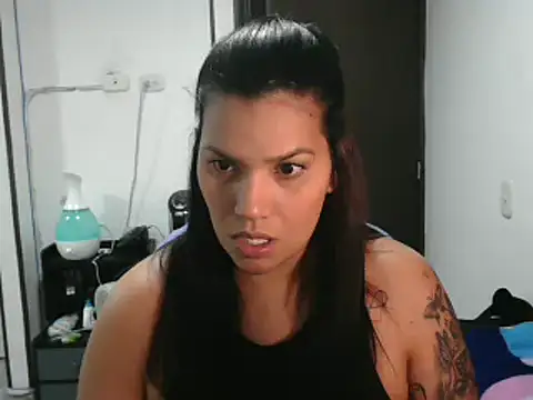 CarolinaRincon online show from 03-05-25, 12:05