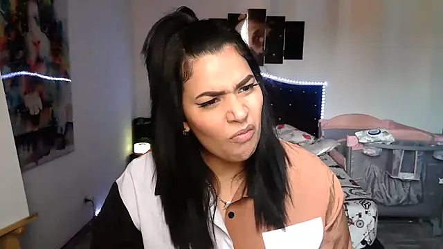 CarolinaRincon online show from 10-01-25, 09:21