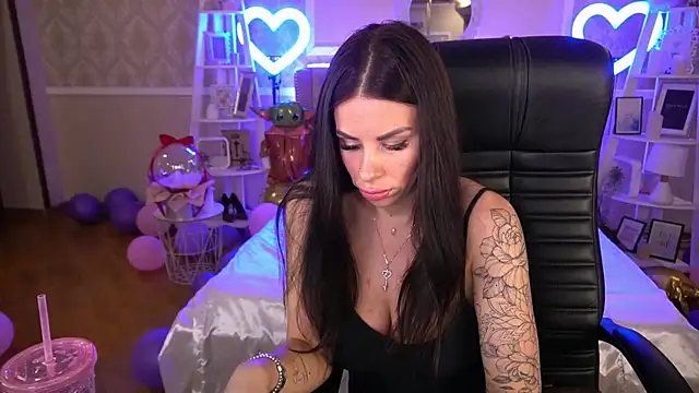 Snapshot of IsabellaFoxyy chatting on 02-10-25, 04:47 IsabellaFoxyy online show from 02-10-25, 04:47