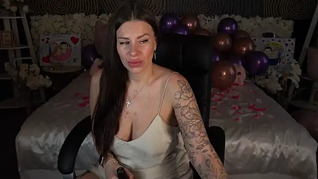 IsabellaFoxyy online show from 02-12-26, 01:17