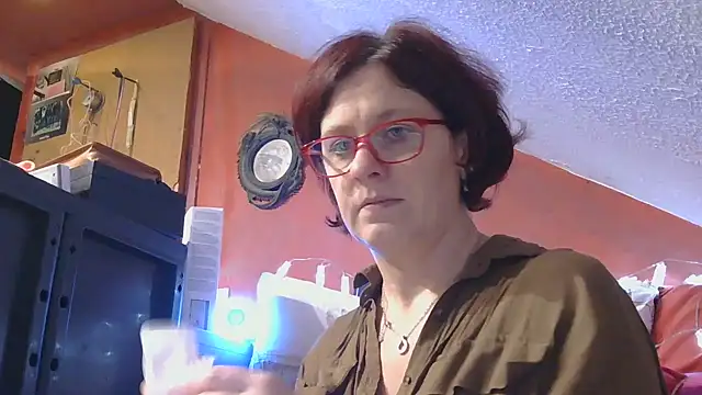 Snapshot of lanax chatting on 10-13-25, 12:38 lanax online show from 10-13-25, 12:38