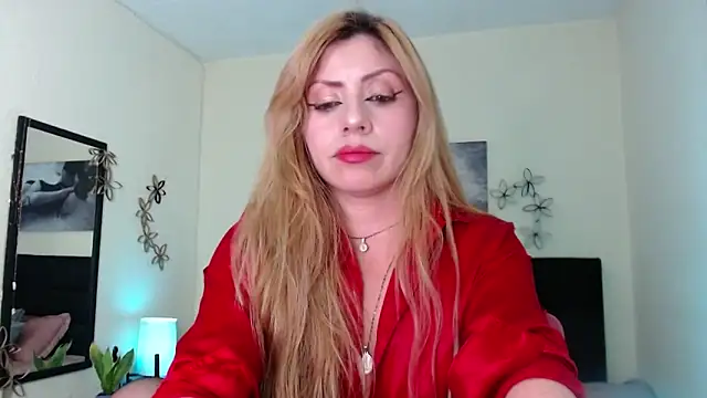 Snapshot of AnthonelaBella chatting on 02-03-25, 11:47 AnthonelaBella online show from 02-03-25, 11:47