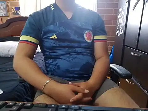 greeneyes999999999999 online show from 10-24-25, 07:21