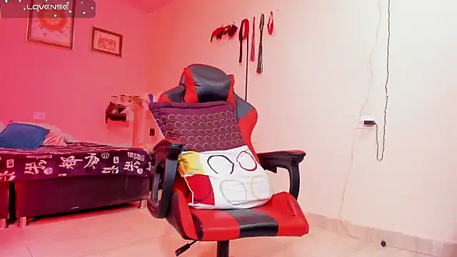 AlejoKhalifa  online show from 10-15-25, 10:43