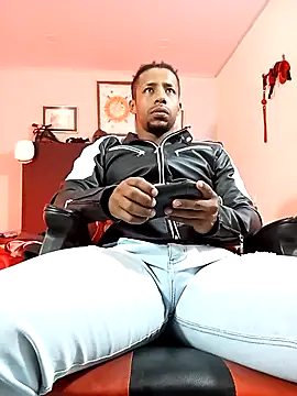 AlejoKhalifa  online show from 03-07-26, 09:28