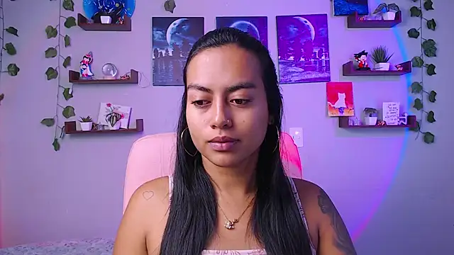 Snapshot of macey_elliot_ chatting on 02-05-25, 02:05 macey elliot online show from 02-05-25, 02:05
