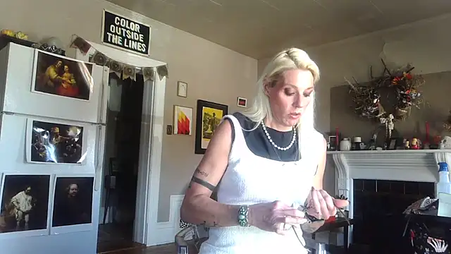 Glamazonx online show from 11-10-25, 05:45