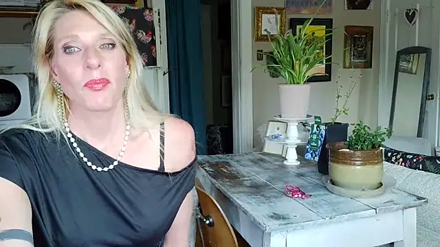 Glamazonx online show from 05-17-26, 09:55