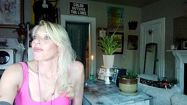 Glamazonx online show from 05-19-26, 01:44
