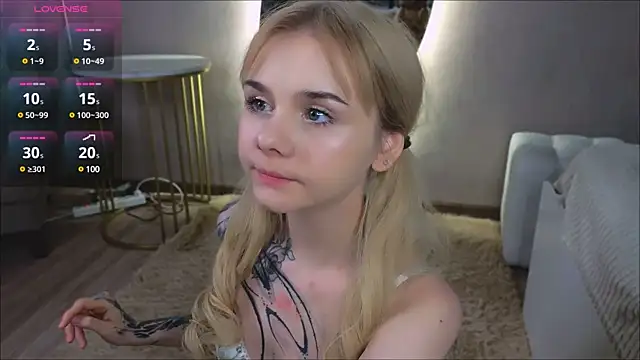 Britney Lynch online show from 03-10-25, 08:34