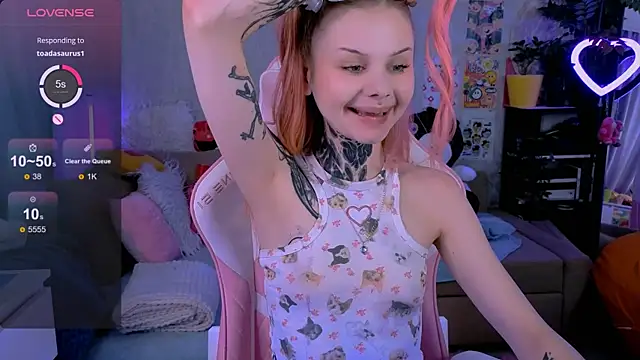 Britney Lynch online show from 09-26-25, 08:13