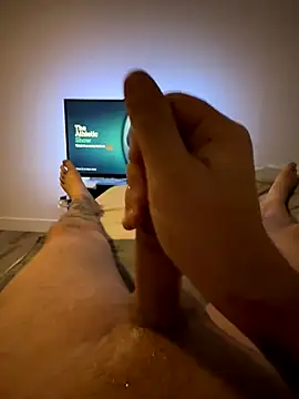 Snapshot of big__cock199 chatting on 01-06-26, 01:53 big cock199 online show from 01-06-26, 01:53