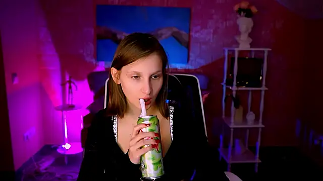 EllaHorton online show from 03-17-26, 04:32