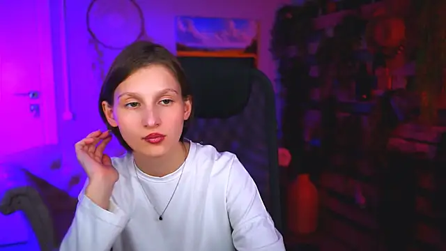 EllaHorton online show from 05-12-26, 05:32