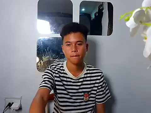 Asiantwink21 online show from 09-24-25, 07:39