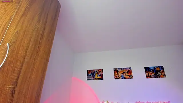 Snapshot of engell_brunet chatting on 12-21-24, 08:28 engell brunet online show from 12-21-24, 08:28