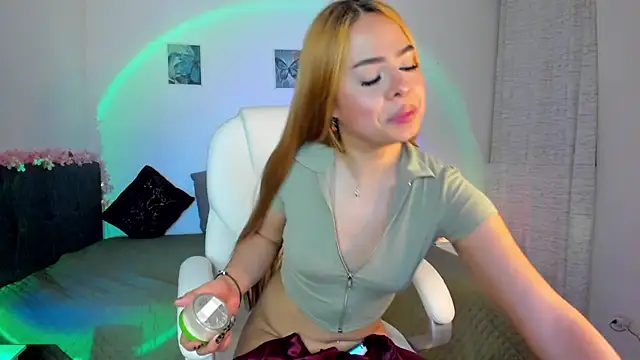 Snapshot of engell_brunet chatting on 02-08-25, 09:46 engell brunet online show from 02-08-25, 09:46