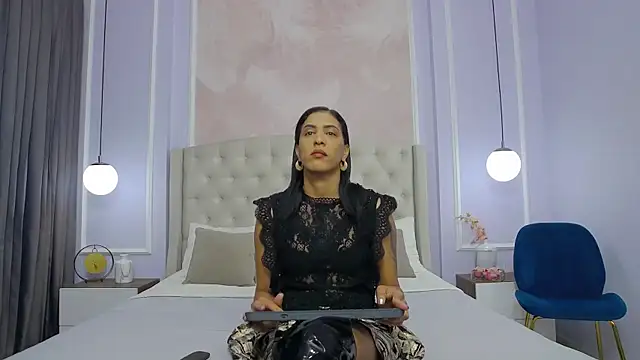 Snapshot of JoannaCox chatting on 02-07-25, 10:52 JoannaCox online show from 02-07-25, 10:52