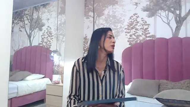 Snapshot of JoannaCox chatting on 03-01-25, 08:42 JoannaCox online show from 03-01-25, 08:42