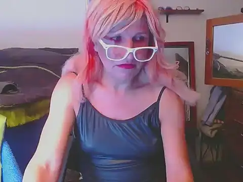 LorenJade online show from 05-15-26, 07:04