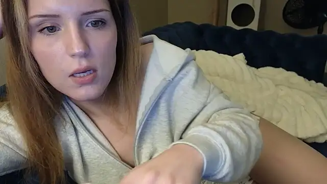 Snapshot of sexylilly69 chatting on 04-06-26, 04:21 sexylilly69 online show from 04-06-26, 04:21